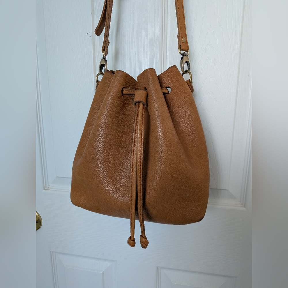 Portland Leather Dune Large Bucket Bag